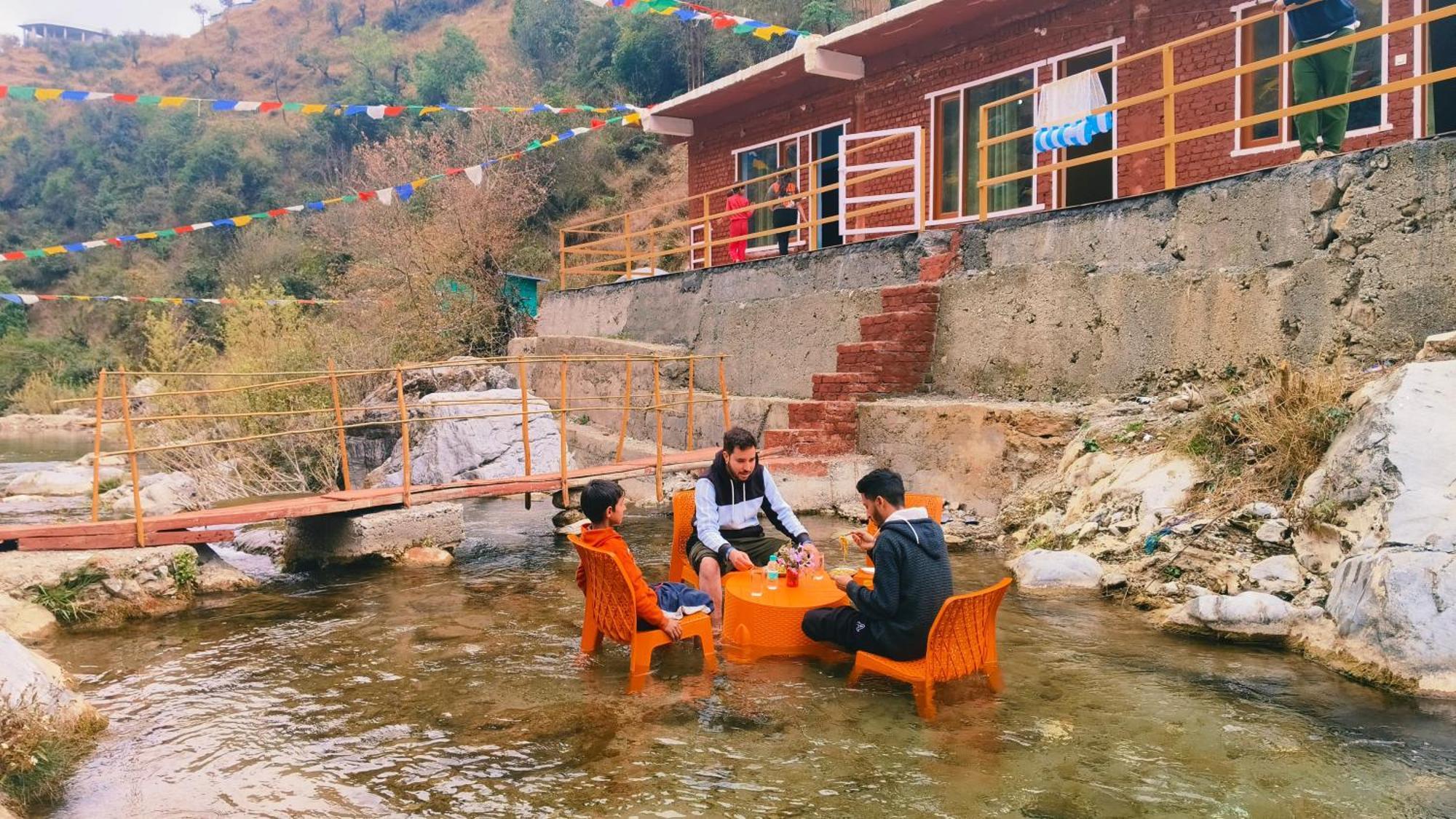 Rivulet Resort & Camping ムスーリー エクステリア 写真